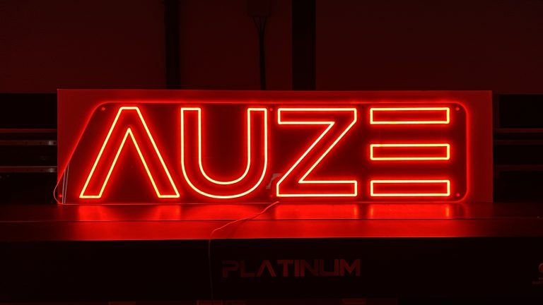 neon_auze